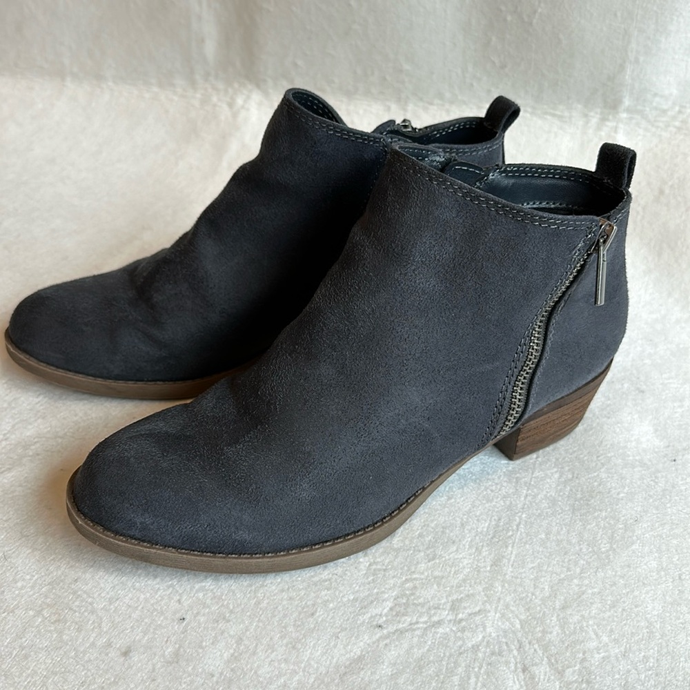 Carlos Brianne Blue Faux Suede Ankle Booties size 8.5